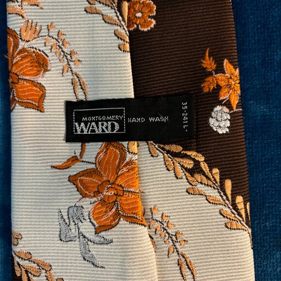 Vintage Montgomery Wards Tie - Picture 2 of 3